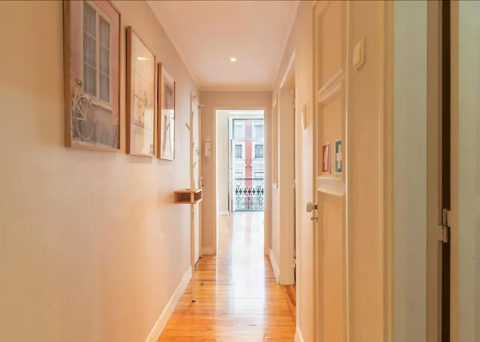 아파트 Principe Real Spacious Delight By Innkeeper *